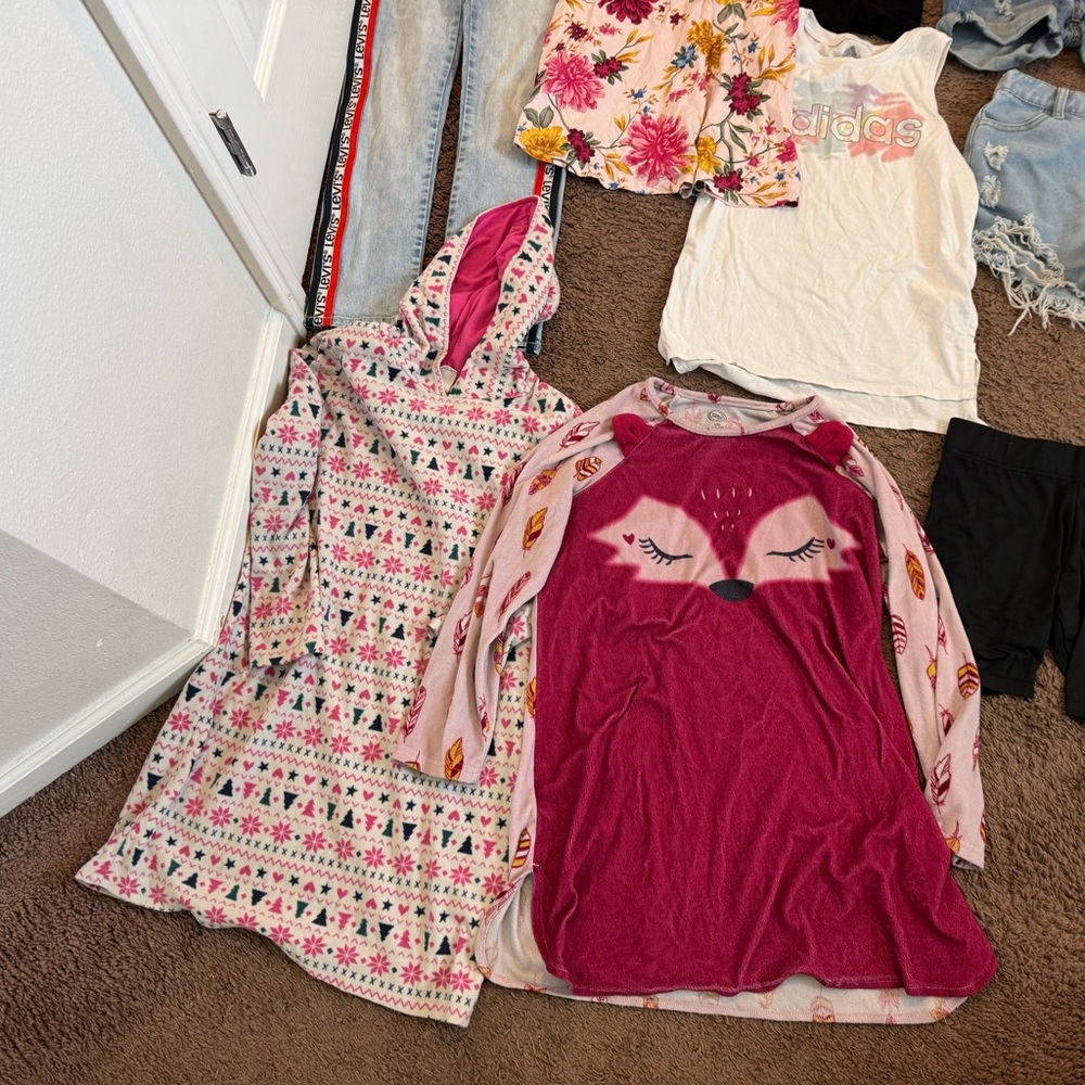 Girls 14 Piece Clothing LOT Levi’s Nike SHEIN Old Baby Jeans Tops 10 12 14 - Picture 5 of 10